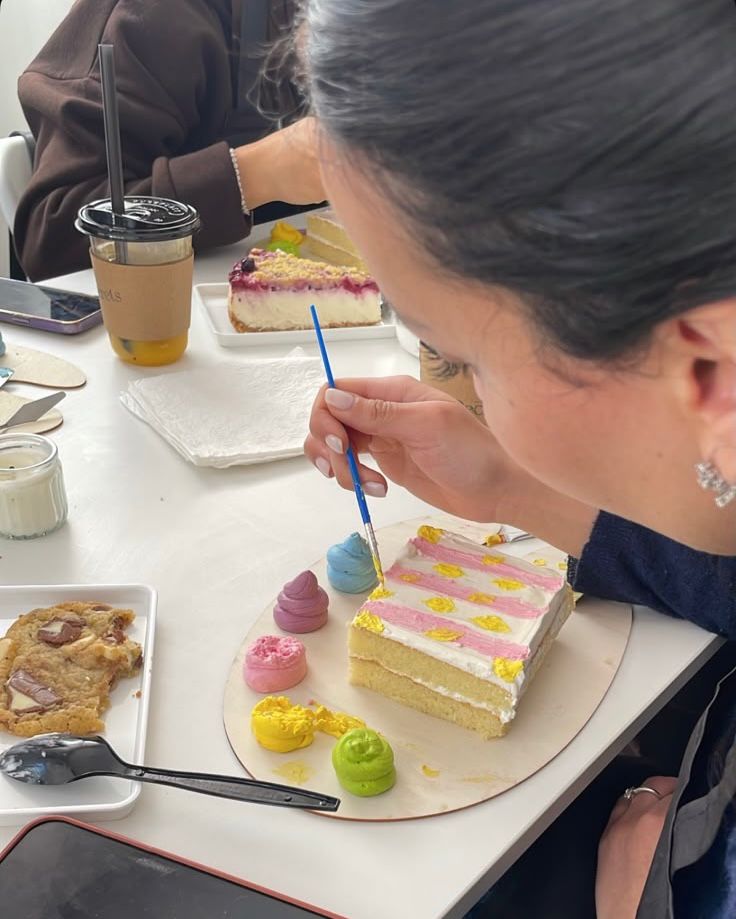 Cake Painting -- 120DH